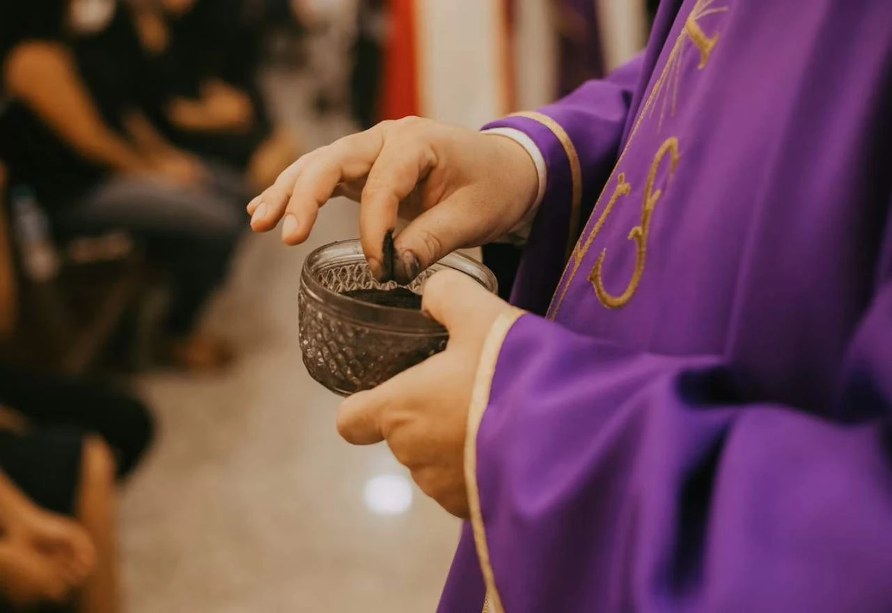 Svećenik u Italiji govorio protiv mafije. Oni mu stavili izbjeljivač u misno vino