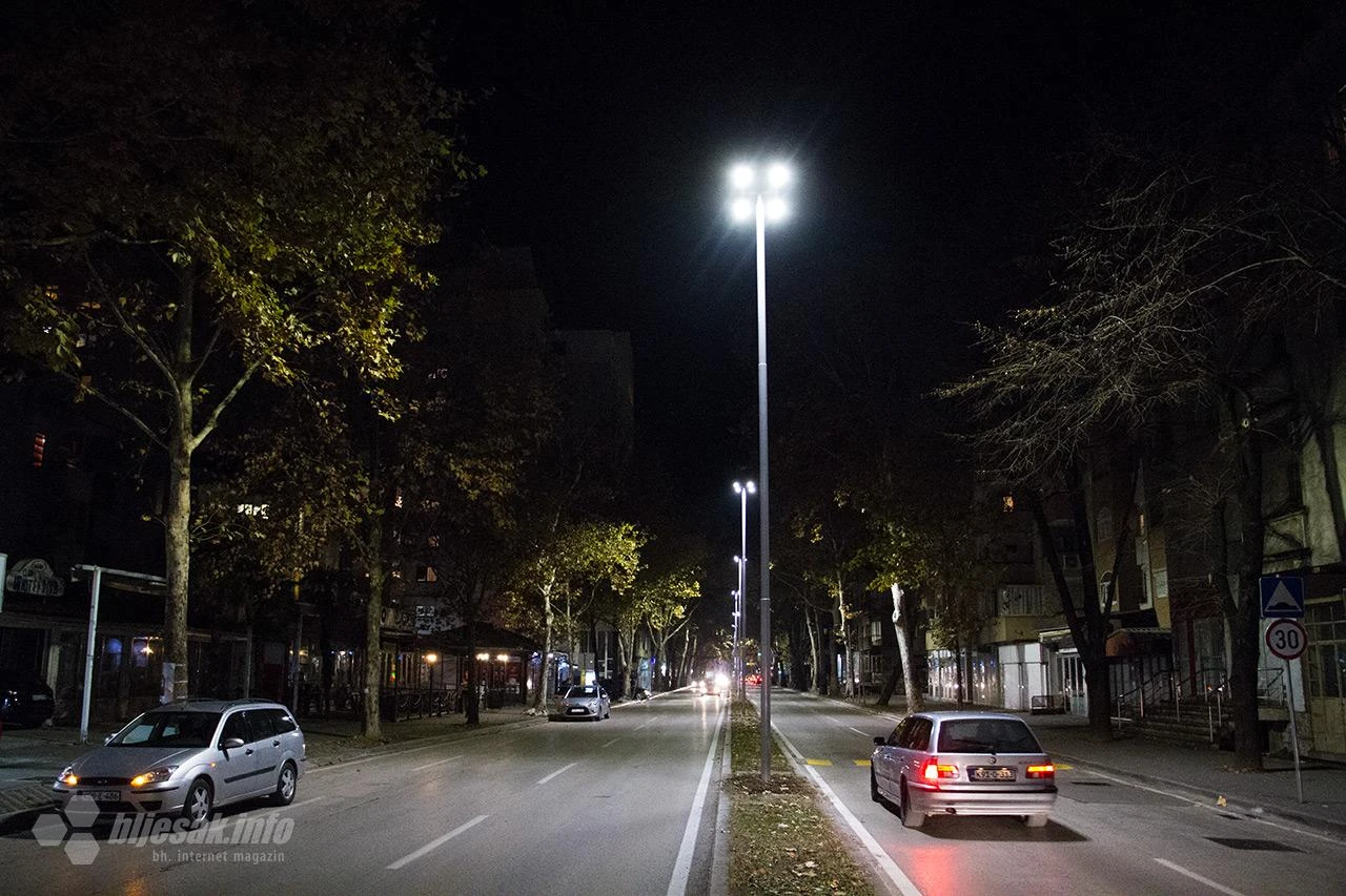Grad Mostar apelira: Ne kradite poklopce sa stupova javne rasvjete