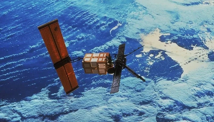 VIDEO | Satelit nakon 30 godina provedenih u Svemiru pada na Zemlju
