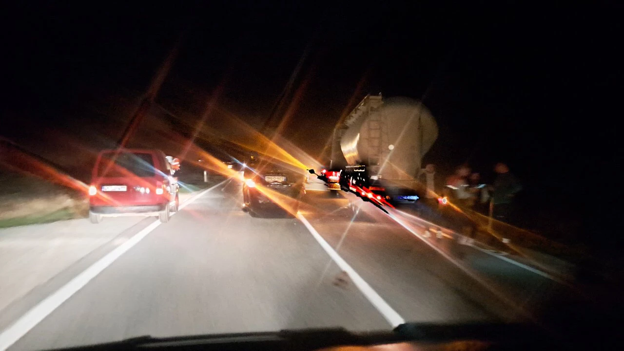 Prometna nesreća u Drežnici - prevrnuo se automobil