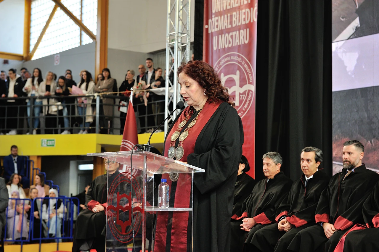 Dodjelom diploma završen program obilježavanja 47. godišnjice Univerziteta 'Džemal Bijedić'