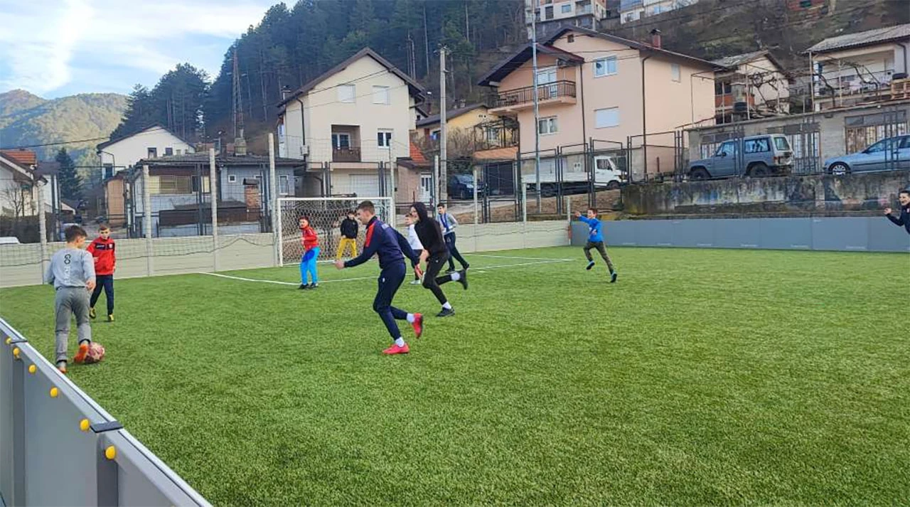 Konjic - Obnovljeno dječje igralište u naselju Varda