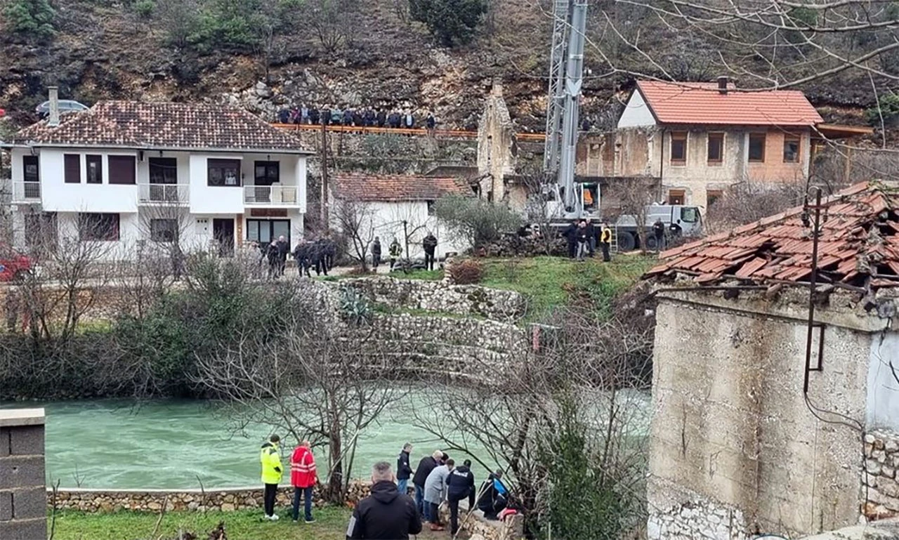  Stolac: Pronađen automobil, u tijeku akcija izvlačenja iz Bregave