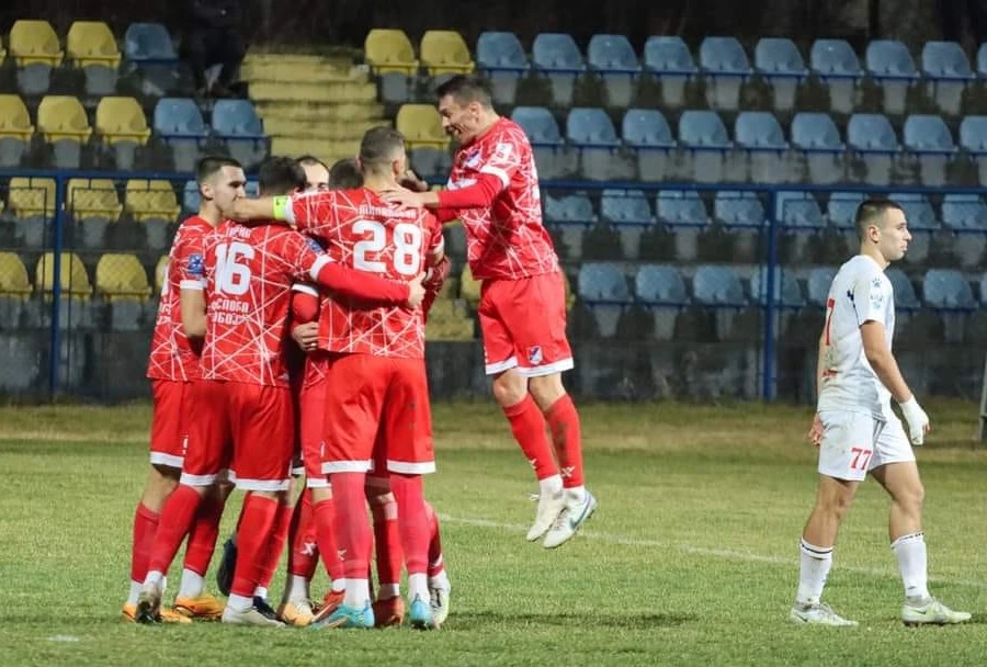 Slogi u 96. minuti penal za prolaz, Konjičani bijesni na suca