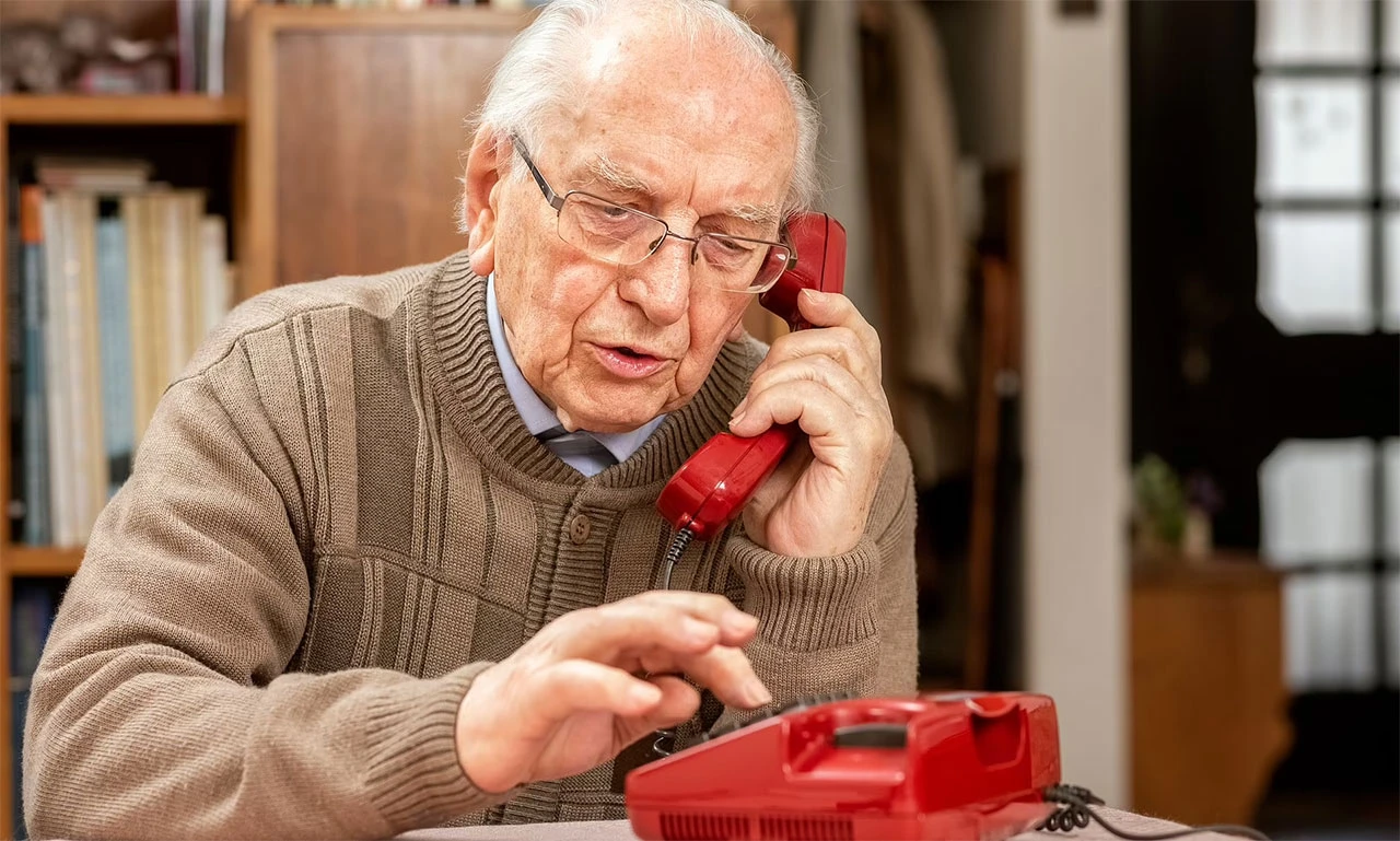 Telefonska podrška može smanjiti usamljenost i depresiju