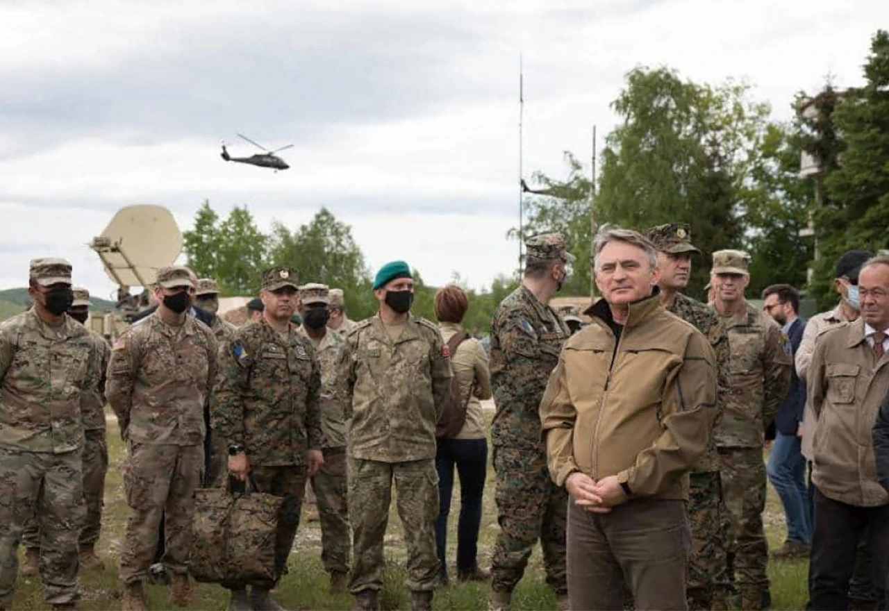 Komšić s Čuvarima Bosne razgovarao o uvođenju obveznog vojnog roka