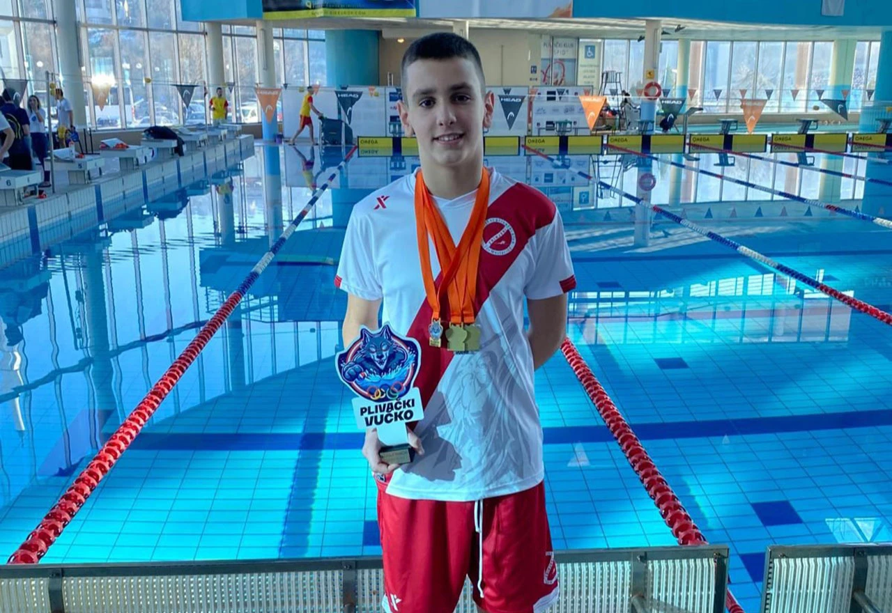 Noa Šarić osvojio četiri medalje i pehar na 1. Plivačkom Vučku 2024.