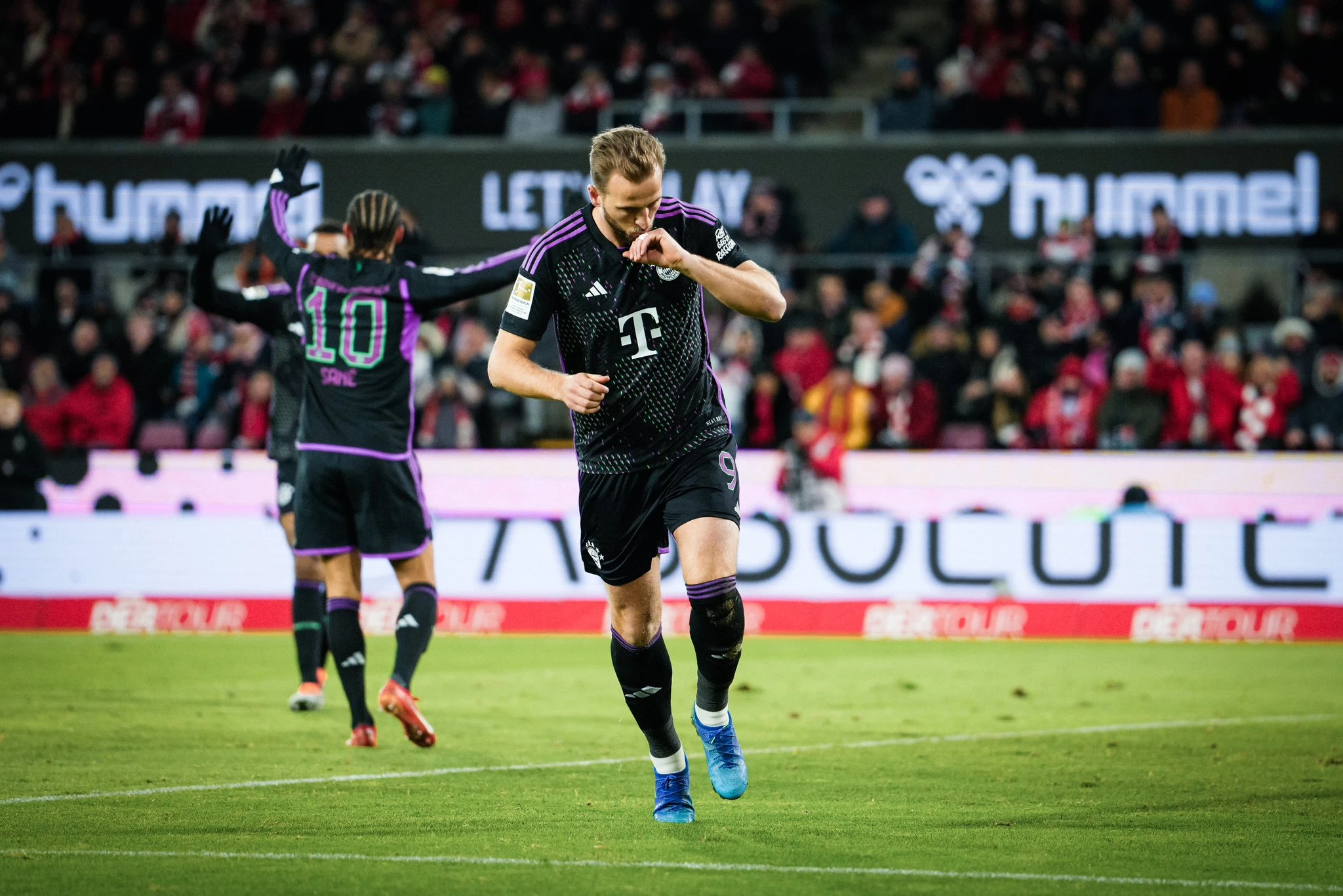 Bayern slavio preokretom, Leverkusen i dalje na +2