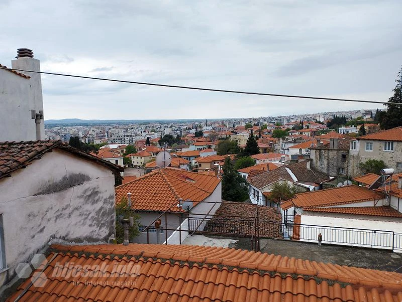 Ksanti, „grad tisuću boja“