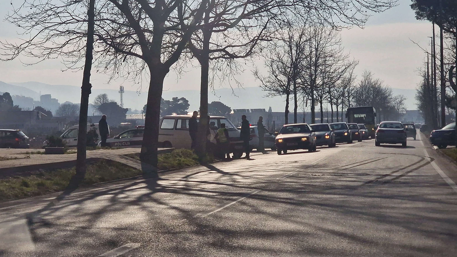 Mostar - Ozlijeđene četiri osobe u sudaru kamiona, kombija i auta