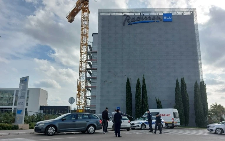 Hitna evakuacija: Curenje klora u Splitu, jedna osoba hospitalizirana