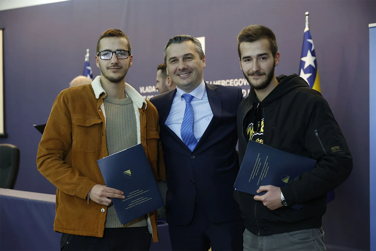 Stipendije za 933 studenta povratnika