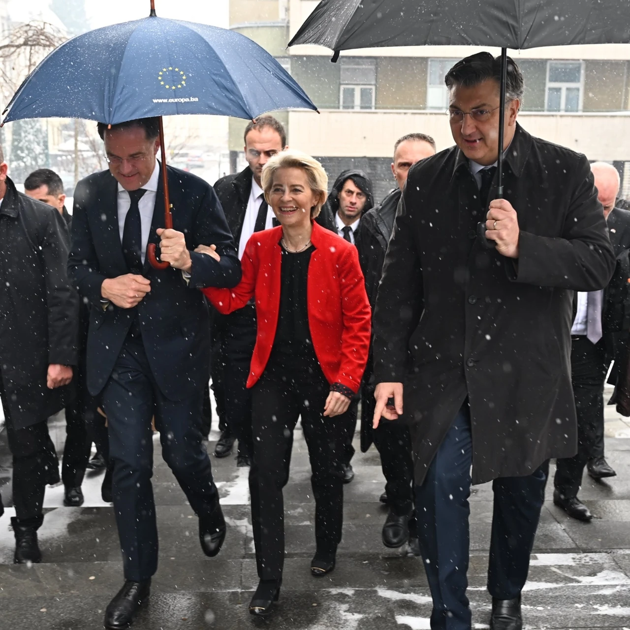 Leteći cirkus Ursule von der Leyen