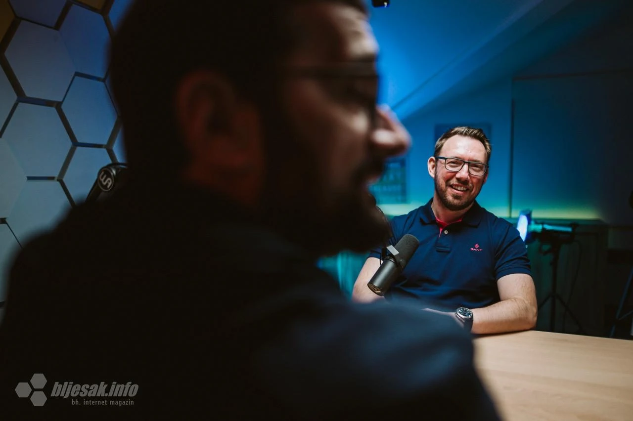 GLEDAJTE UŽIVO | Bljesak.info live podcast - Dalibor Dado Milas