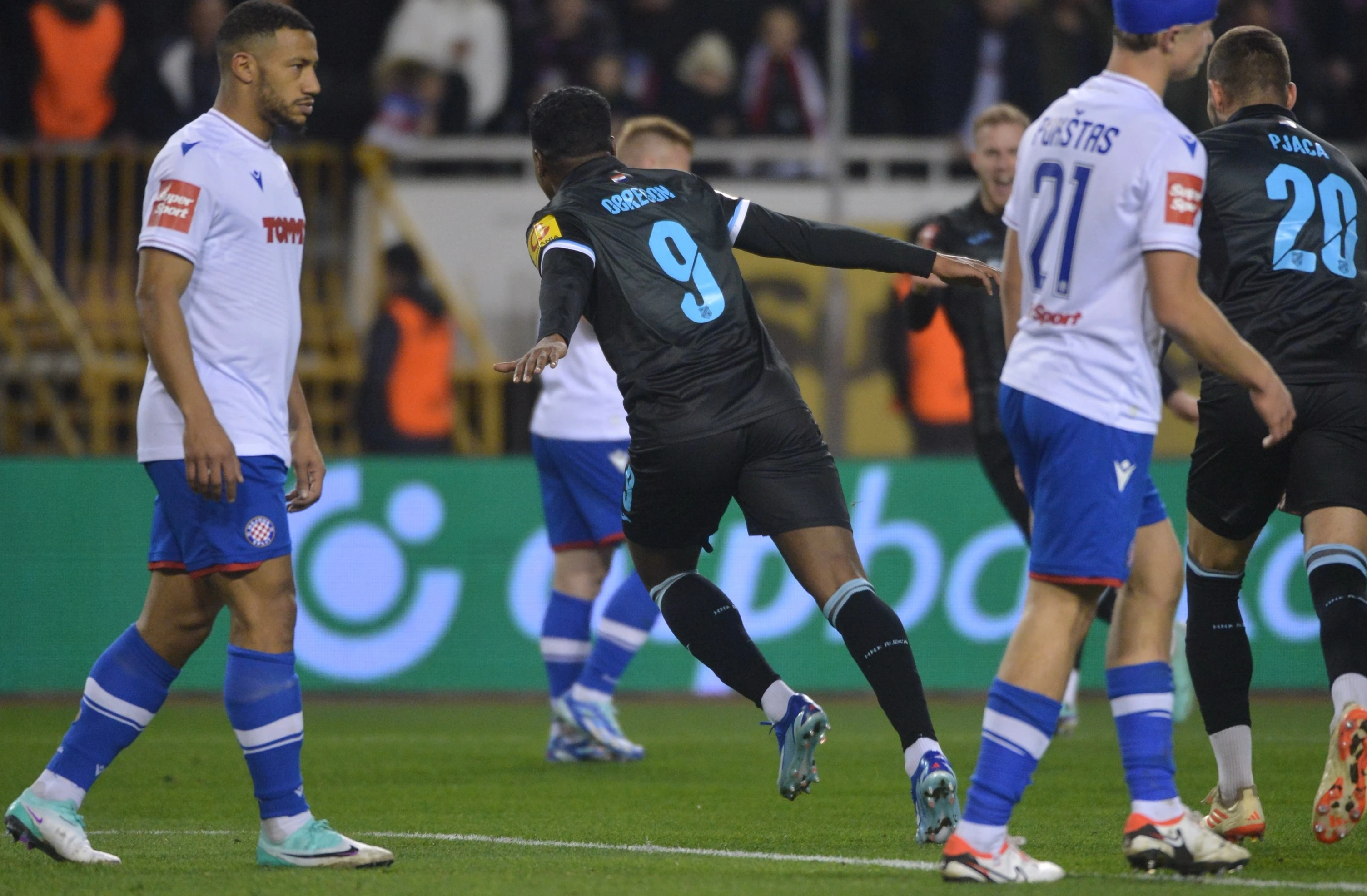 Rijeka srušila Hajduk na prepunom Poljudu i preuzela vrh