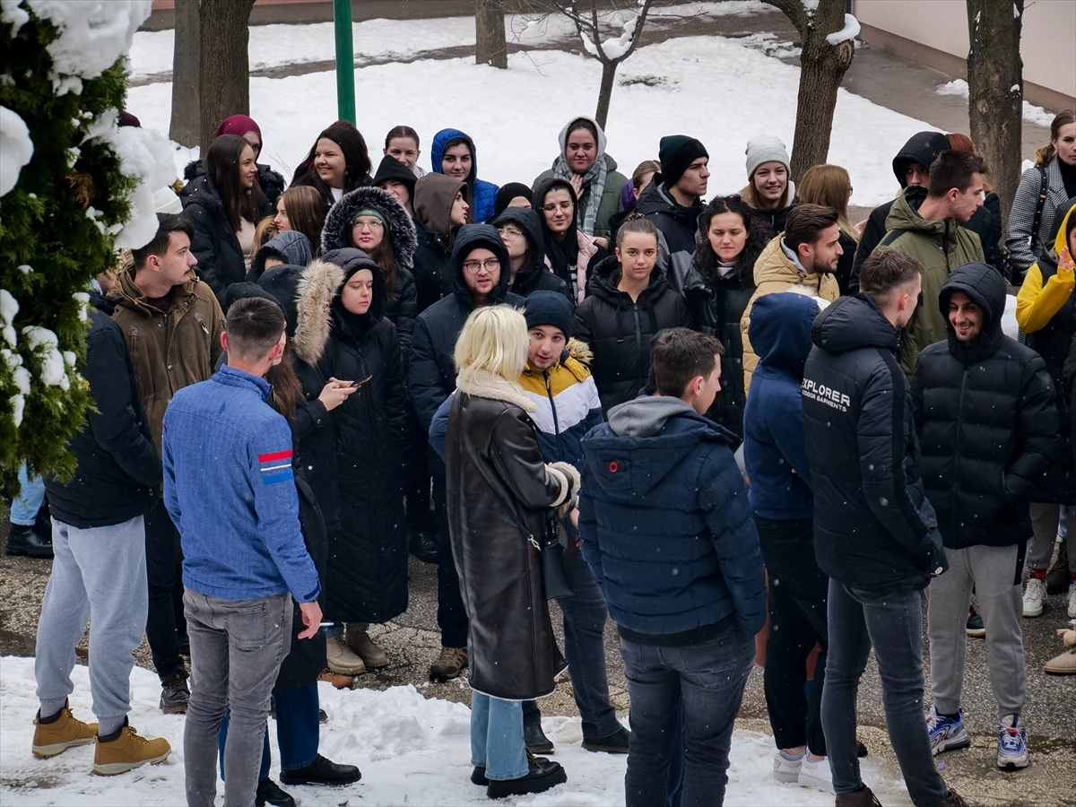 Studenti prosvjeduju u Sarajevu -  Uvjeti u zatvorima su bolji od onih u domovima 
