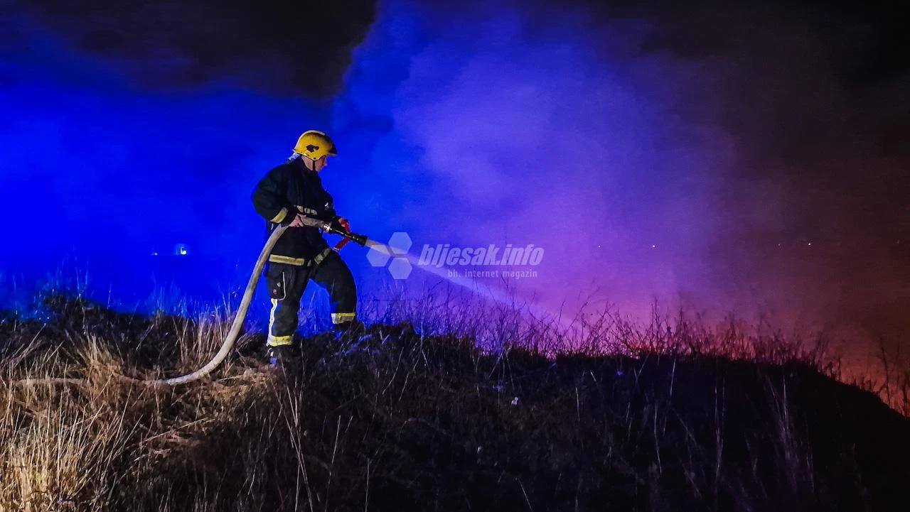 Mostarski vatrogasci ugasili požar na opasnom području