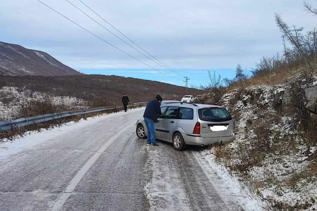 Led blokirao cestu kraj Mostara
