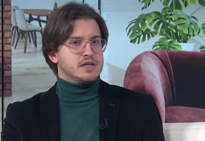 Populizam i renesansa: Komšićeva desnica i Konakovićeva ljevica