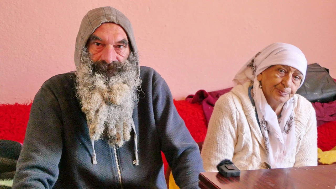 VIDEO | Majka i sin žive u katastrofalnim uvjetima, sin bradu ne brije 30 godina