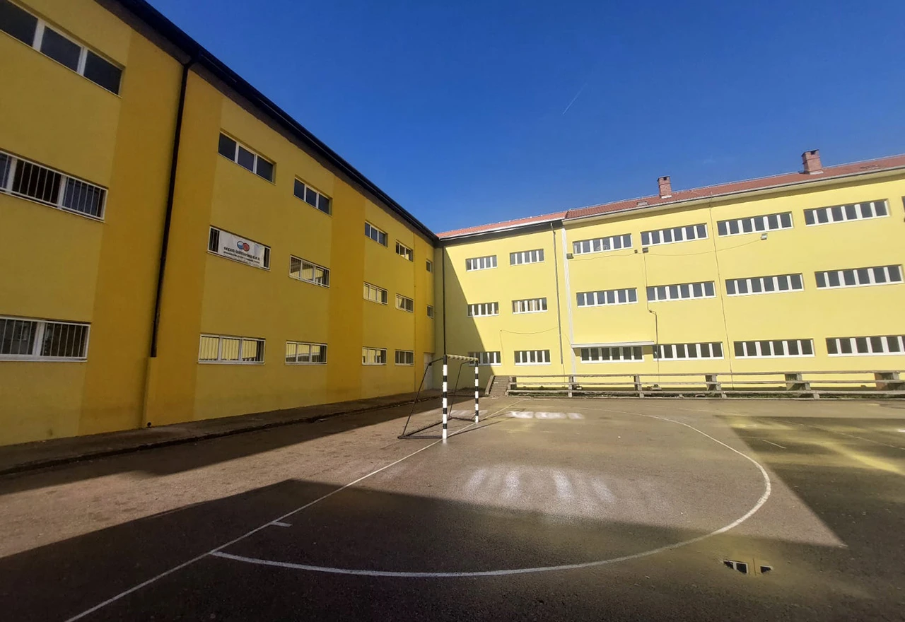 Novi sjaj starih zidova - RH nastavlja pomagati škole u Stocu