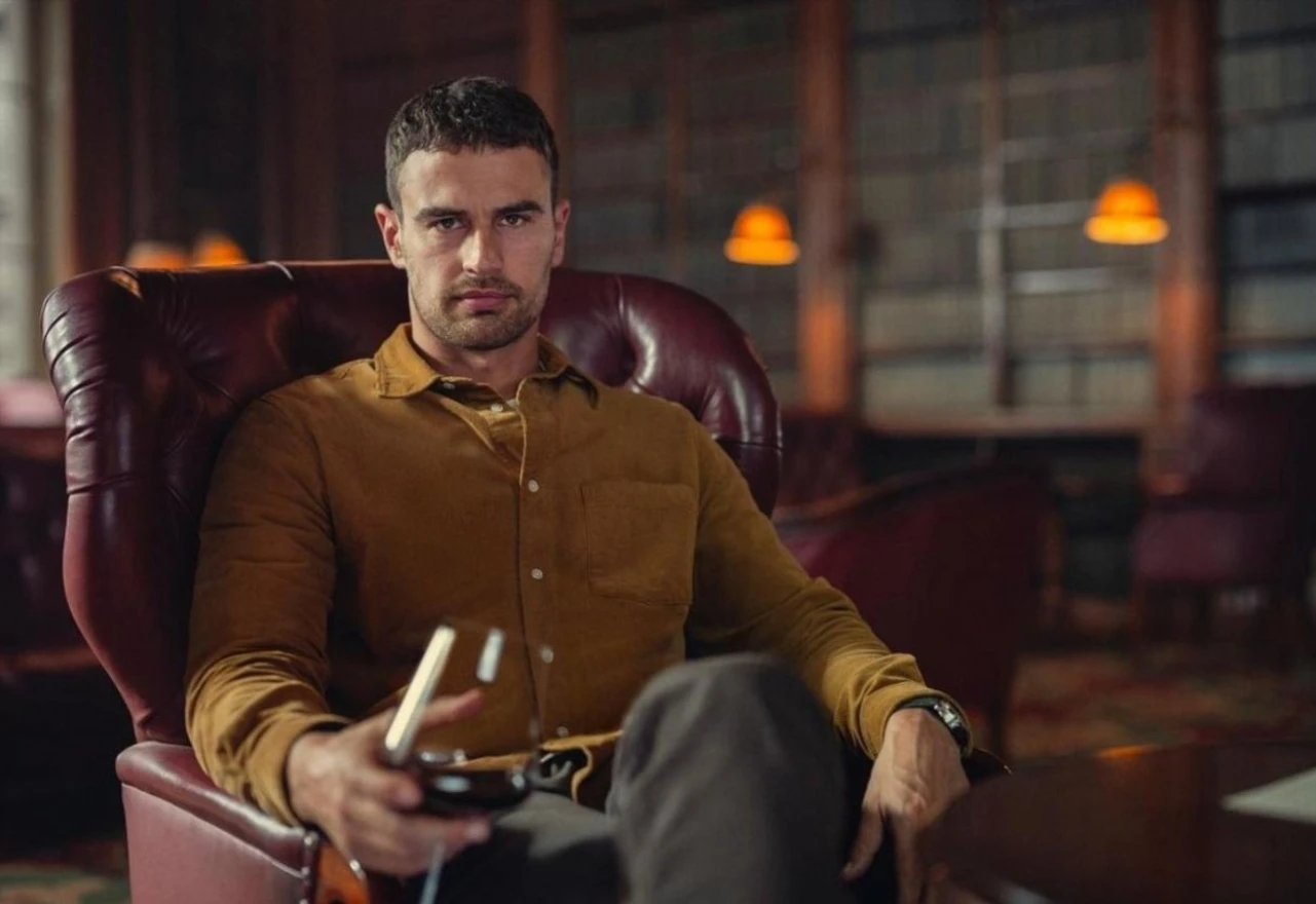 Stiže nam "The Gentleman": Theo James u ulozi gangstera