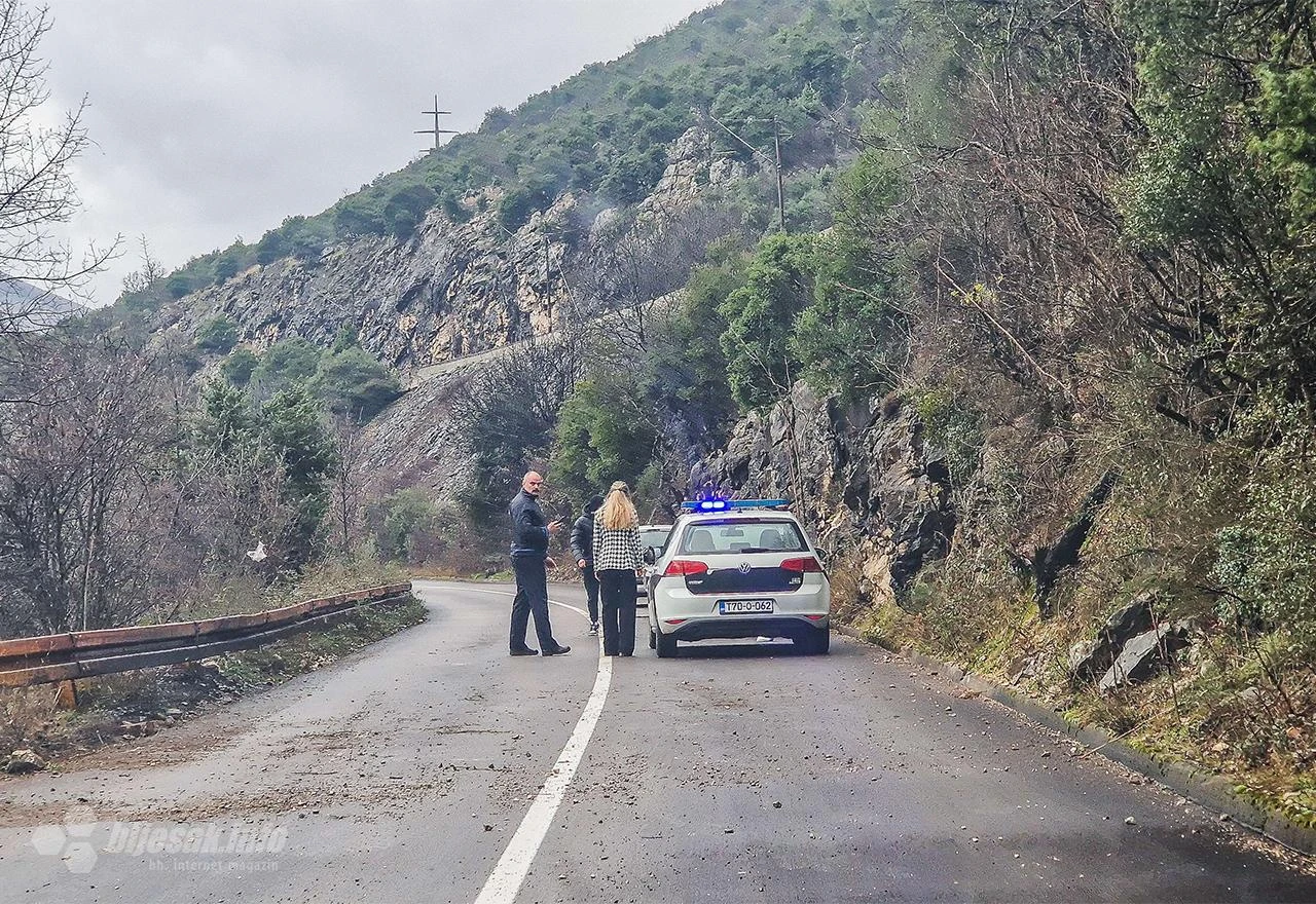 FOTO | Sudarili se Škoda i Toyota na cesti Vojno-Raštani