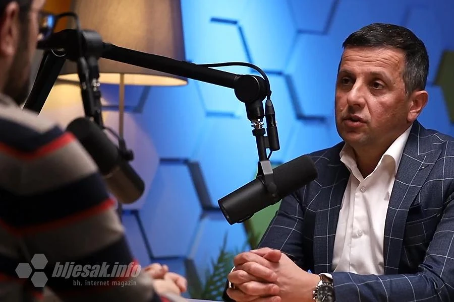 GLEDAJTE UŽIVO | Bljesak.info live podcast - Nebojša Vukanović
