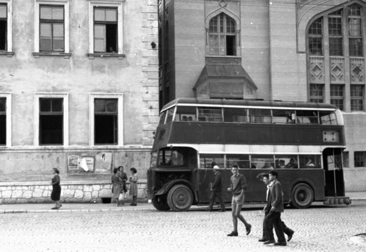 FOTO Zvali su ga Londonac, ali i Nagib: Priča o prvom dvospratnom autobusu u Mostaru