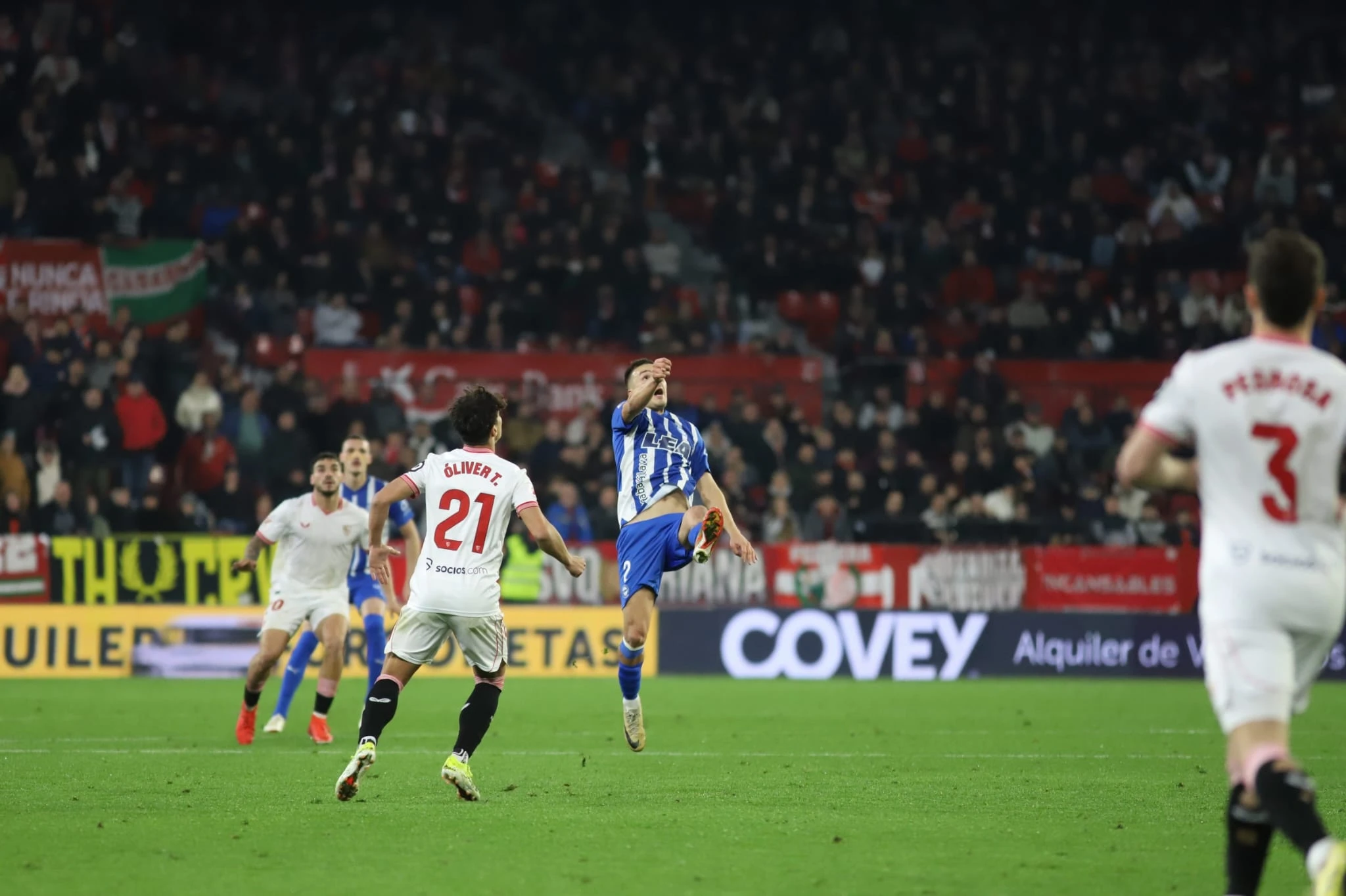 Sevilla sve dublje tone, domaći poraz od Alavesa