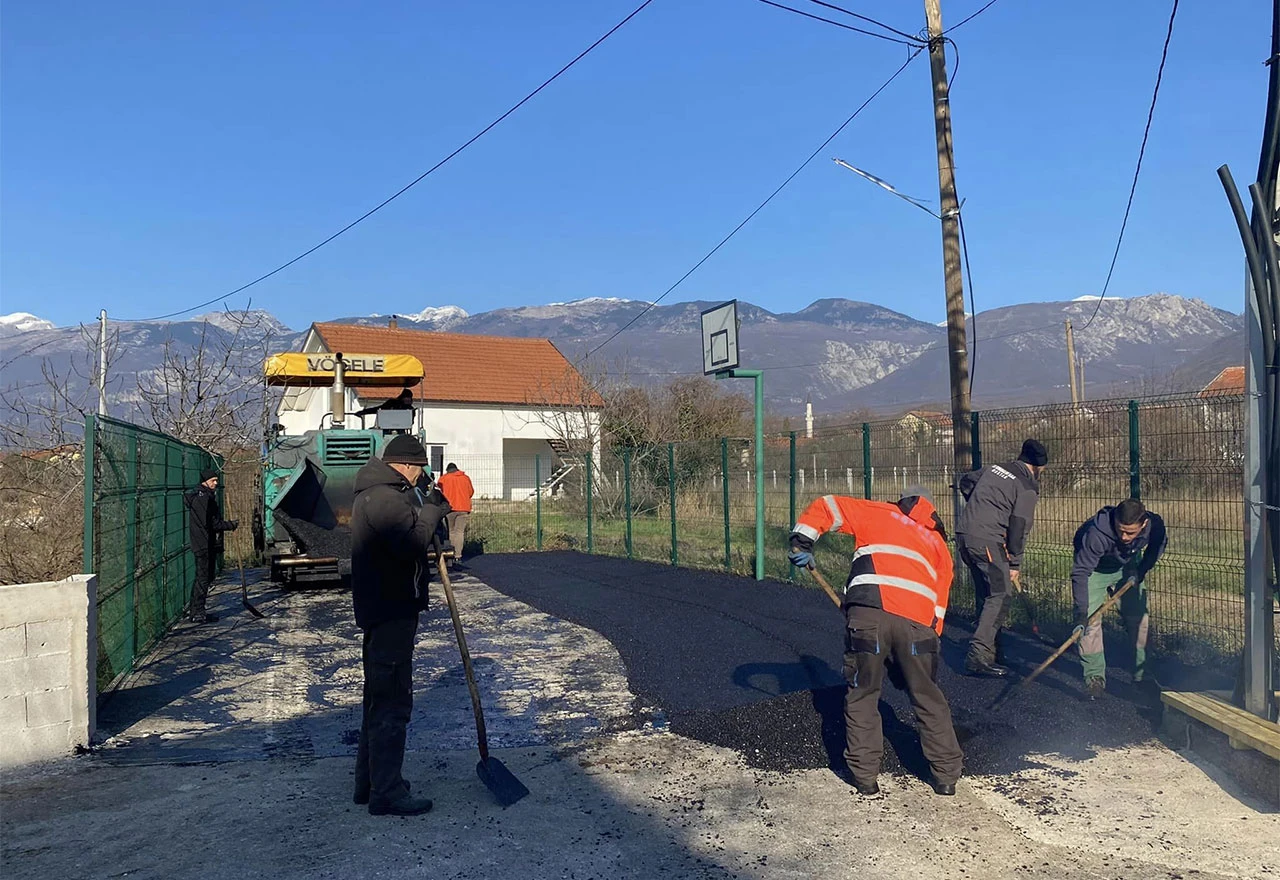Asfaltirano igralište u Potocima