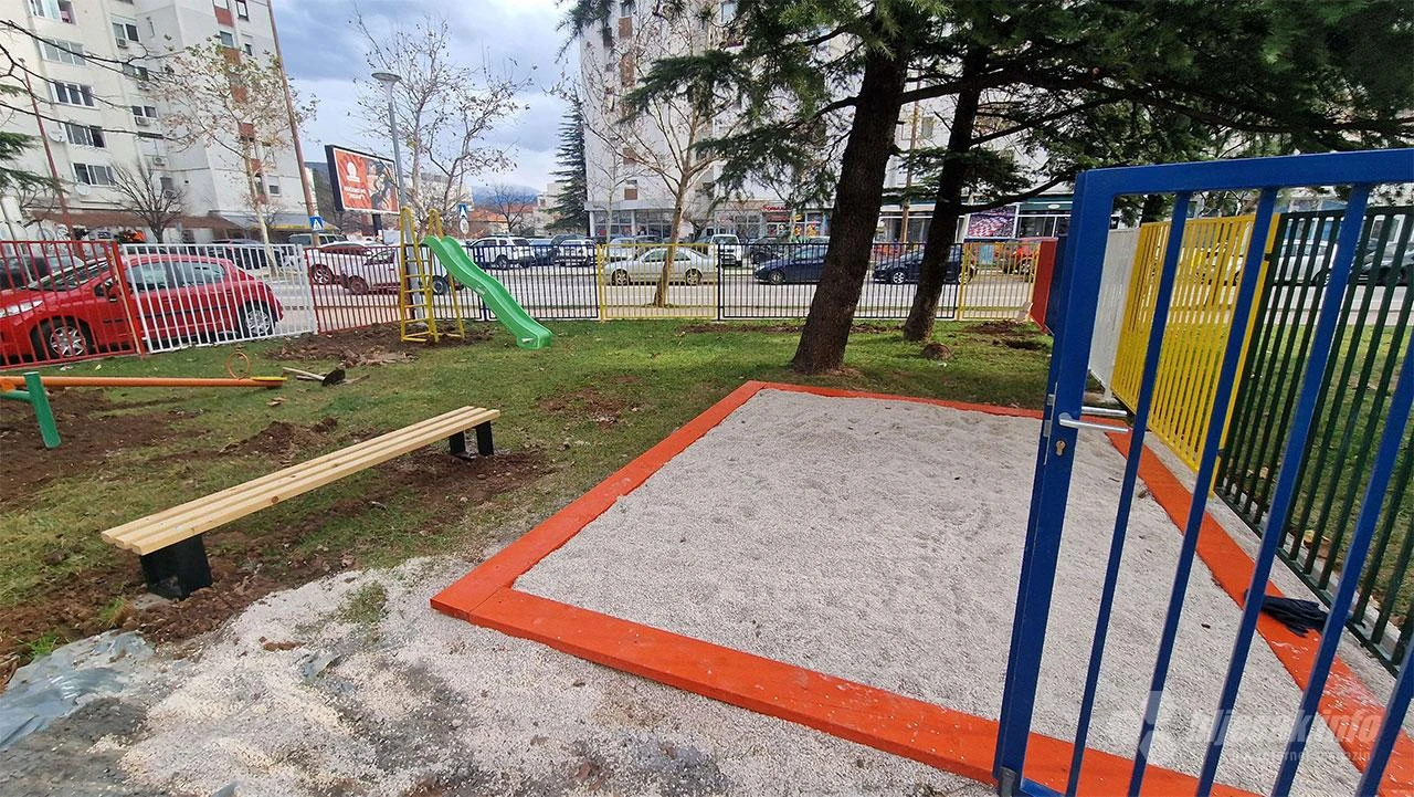 Mostar - Djeca vrtića 'Zvončić' konačno dobila dvorište za igru