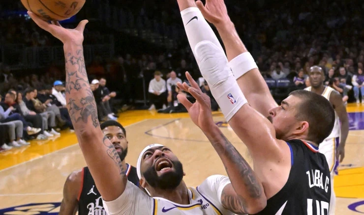 Zubac sjajan u porazu Clippersa od gradskih rivala