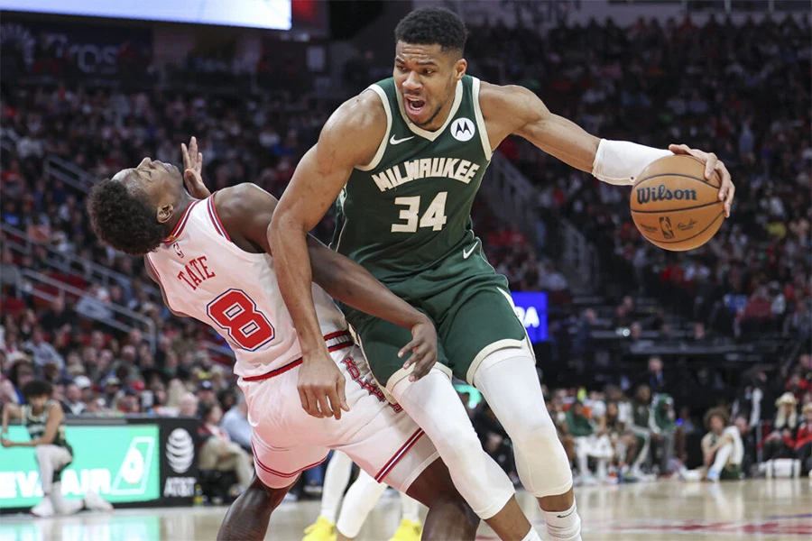 VIDEO | Giannis Antetokounmpo zabio je 48 poena i dostigao legendarnog Jabbara