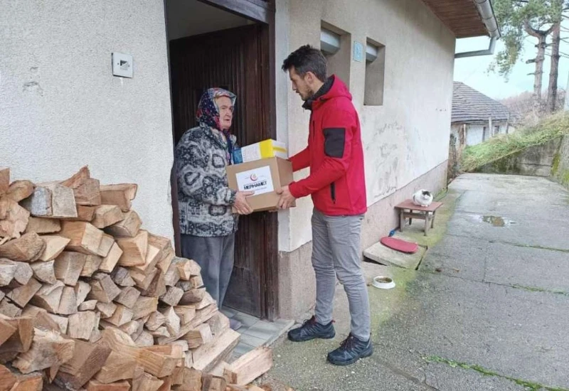 Mostarski Merhamet podijelio 455 paketa pomoći