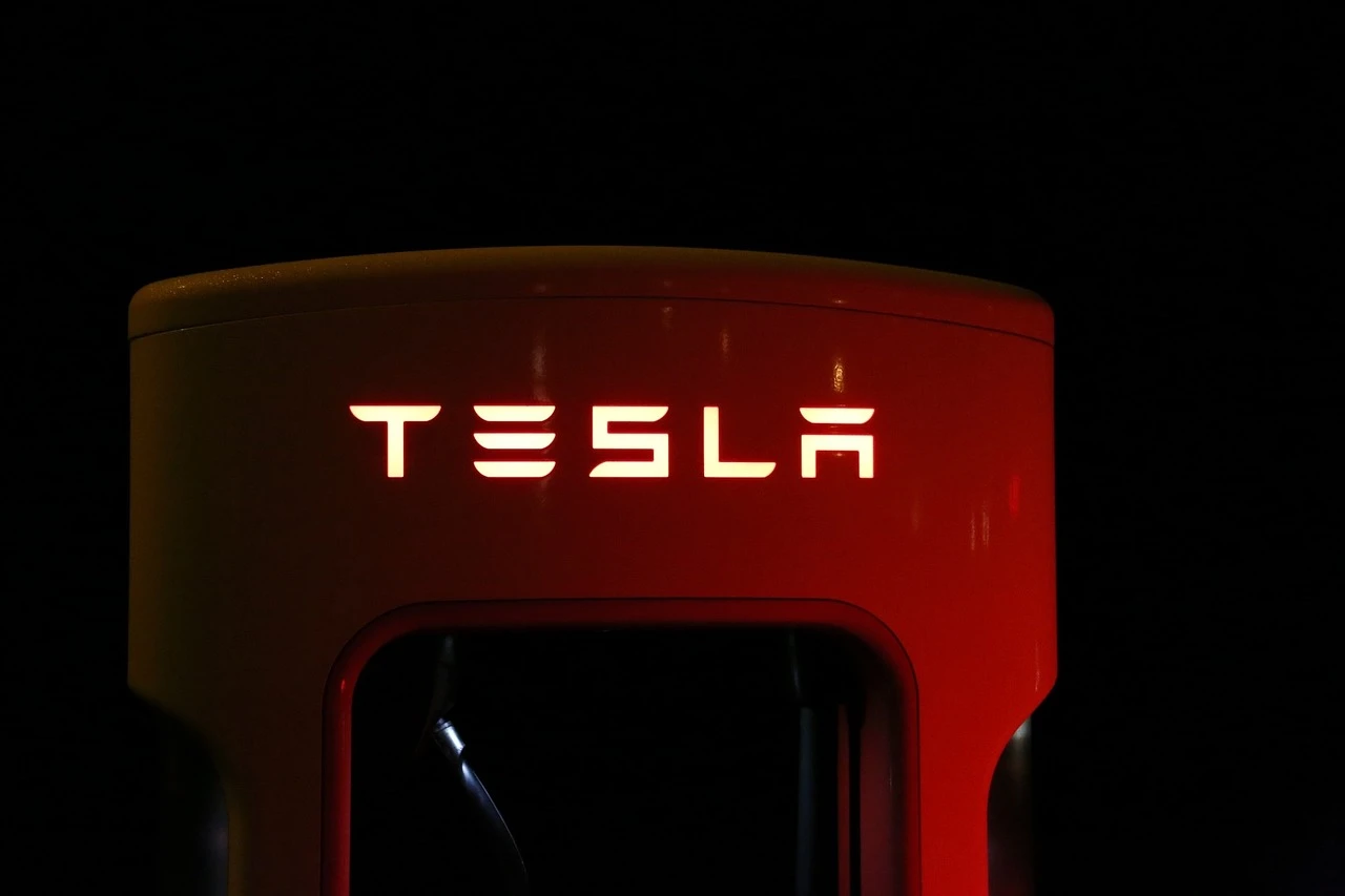 Tesla povlači više od 1,6 miljuna vozila u Kini