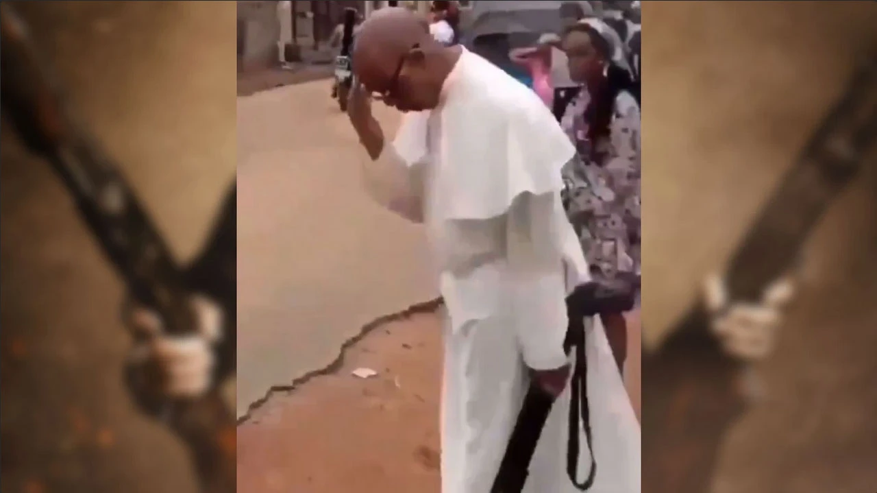 Video nigerijskog svećenika koji nosi pušku postao je hit na internetu i pokrenuo mnogobrojne rasprave!