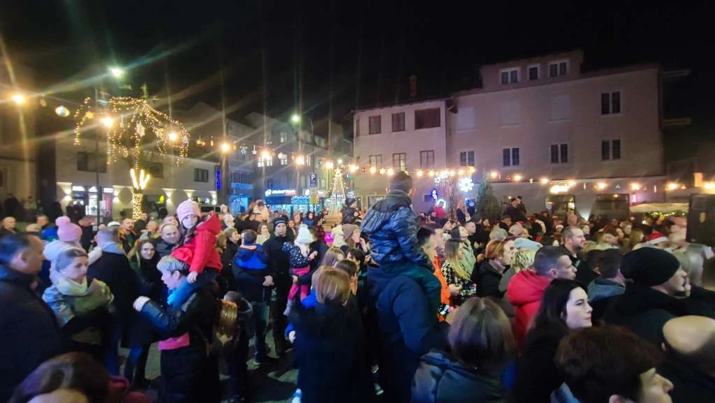 Konjički osnovci izveli program 'Snježna čarolija'