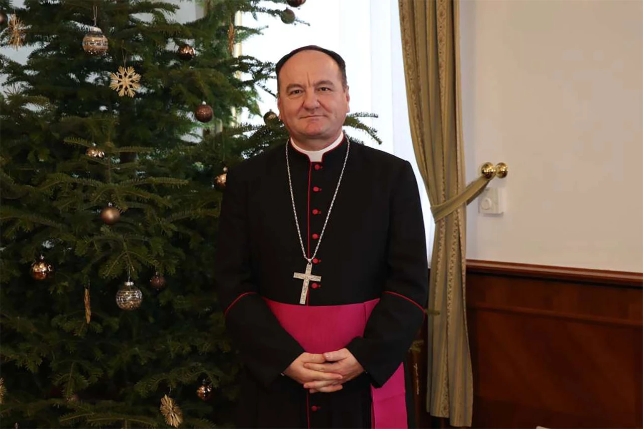 Božićna čestitka biskupa Palića: Jedina riječ koja sažima Božić je ljubav