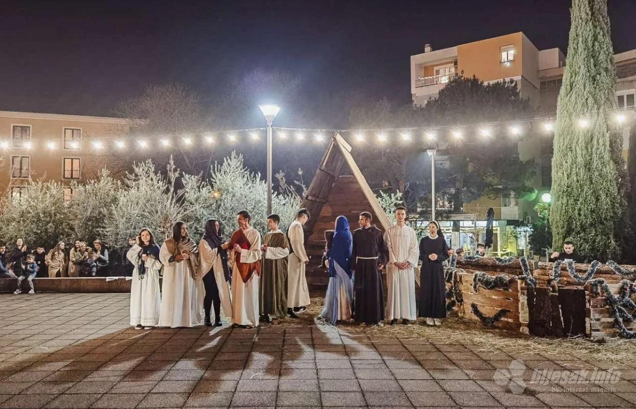Žive jaslice privukle Mostarce