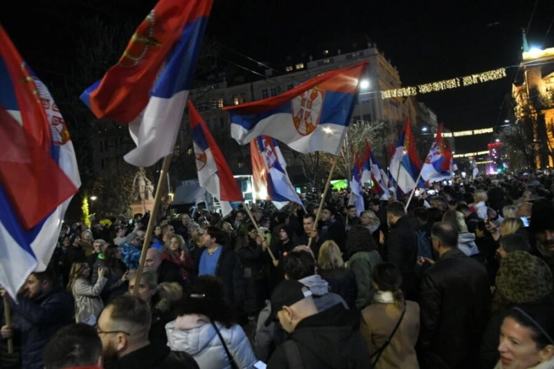 Kaos u Beogradu - Oporba i građani pokušavaju da uđu u zgradu Skupštine grada