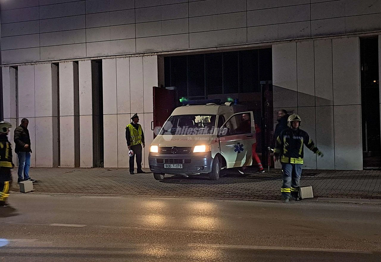 Mostar: Nepoznati muškarac koji je prijetio samoubojstvom pao sa zida
