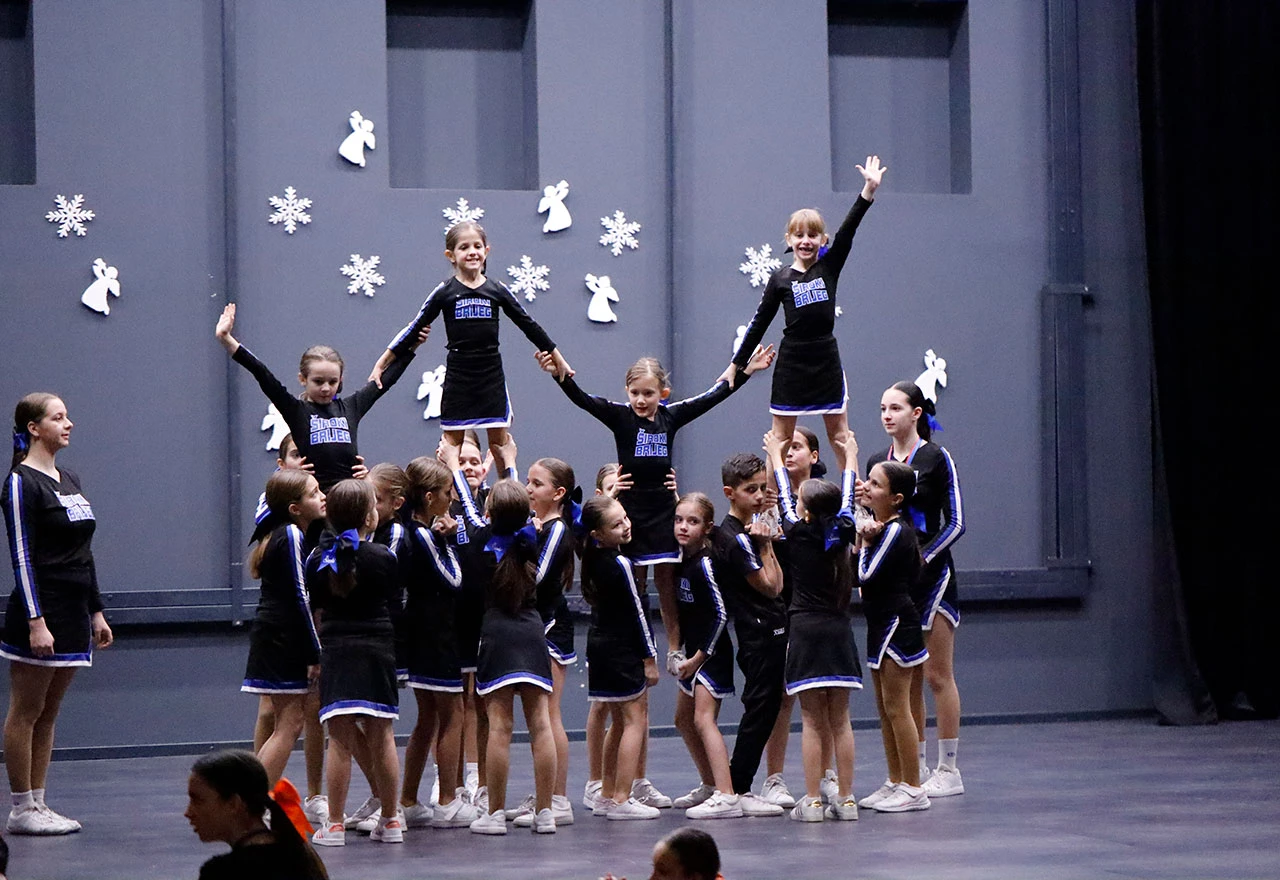 Održan Božićni cheerleading izazov u Kulturnom Centru u Ljubuškom