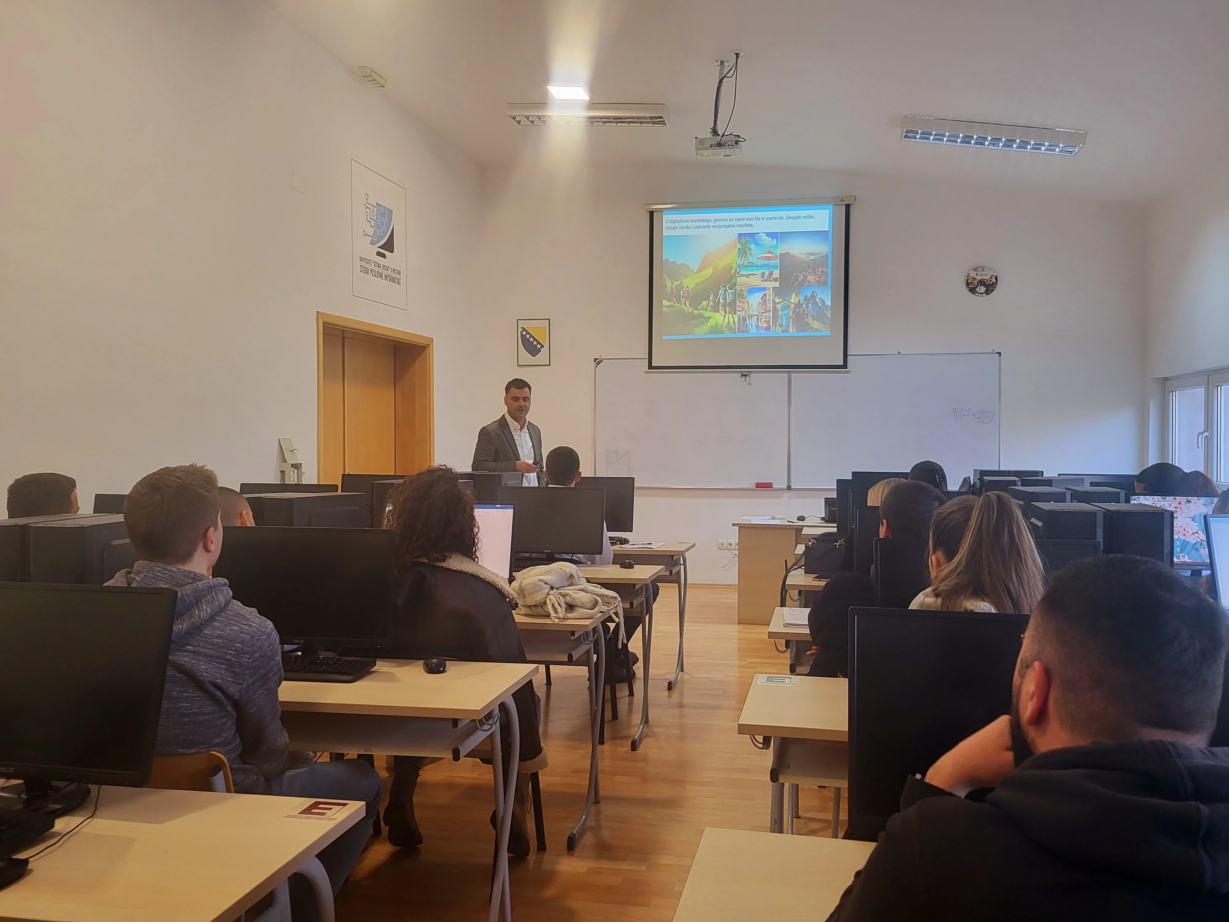 Adi Đukić podučava studente Turizma o online reputaciji