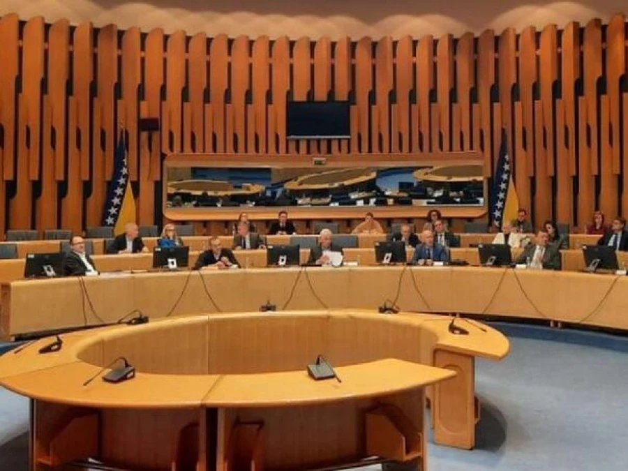 Blokirano imenovanje generala OS BiH: Zastupnici HDZ-a BiH napustili sjednicu
