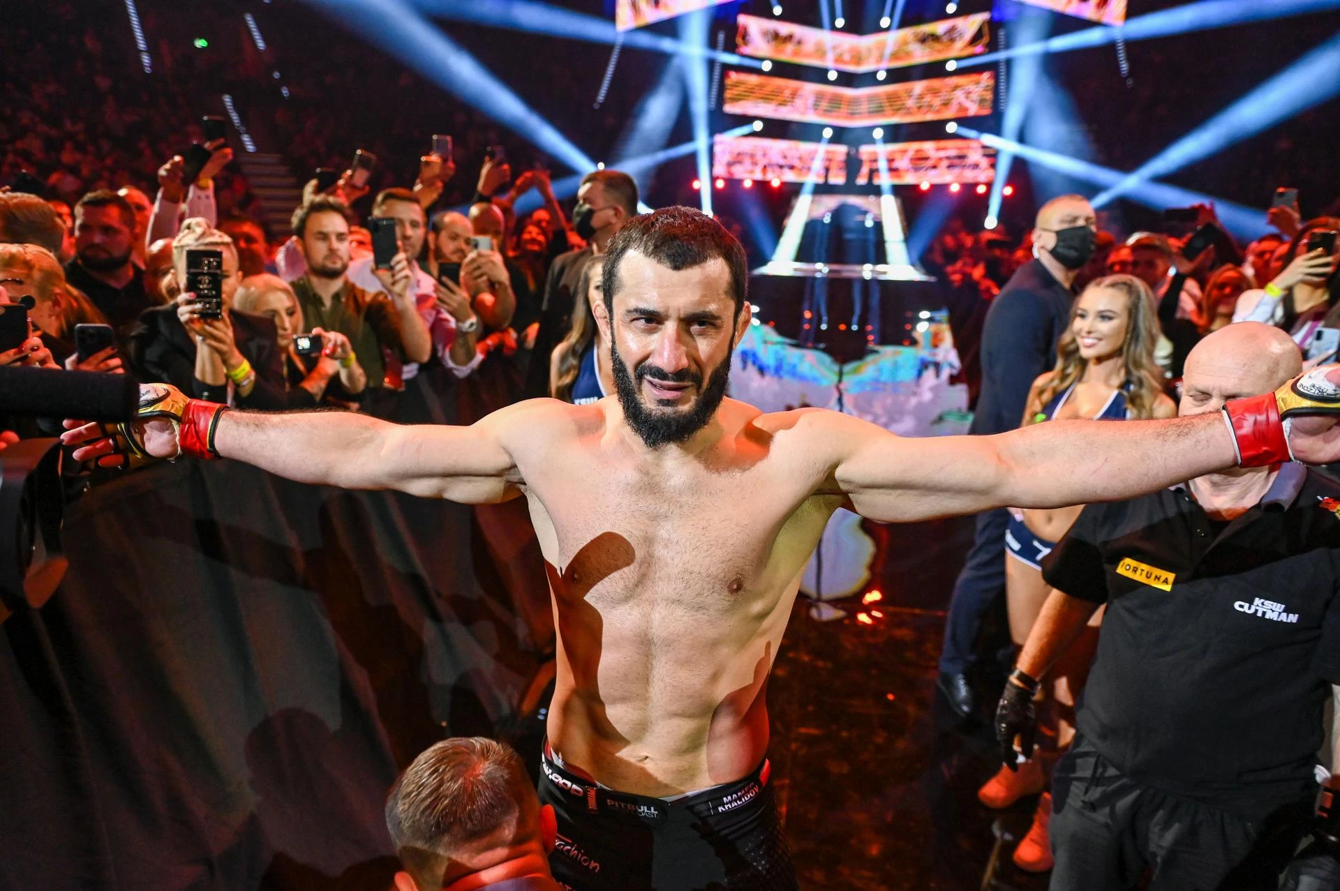 Khalidov: Zubima sam grizao kožni kauč
