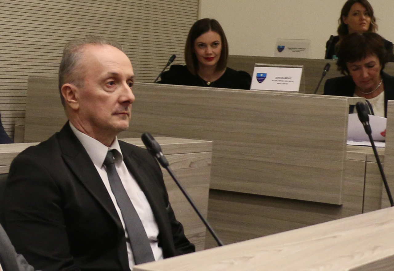 Intervju s ministrom Velagićem - psiholozi u školama, redovna predškolska godina, planovi...