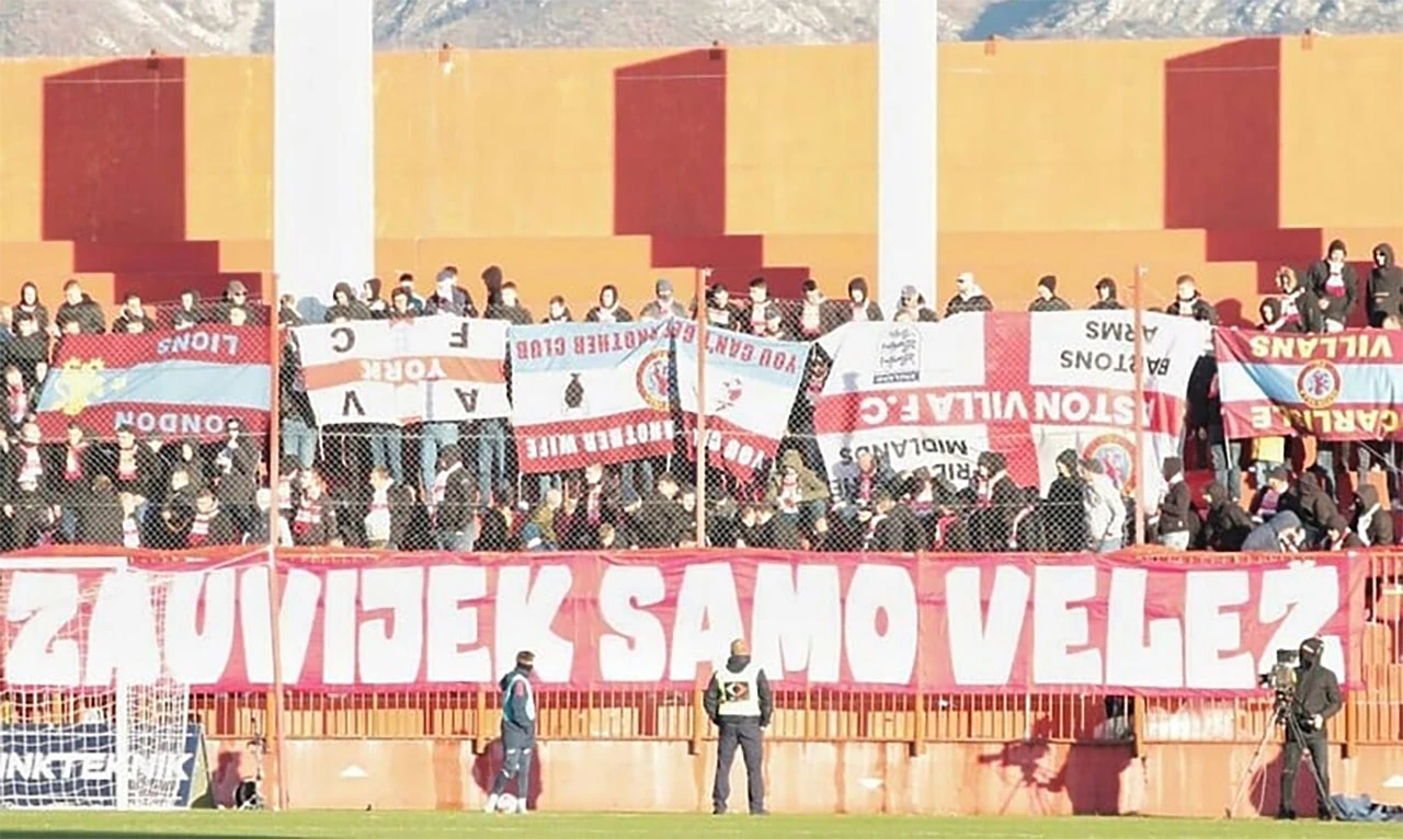 Red Army mahao navijačkim trofejima nakon gostovanja Aston Ville u Mostaru