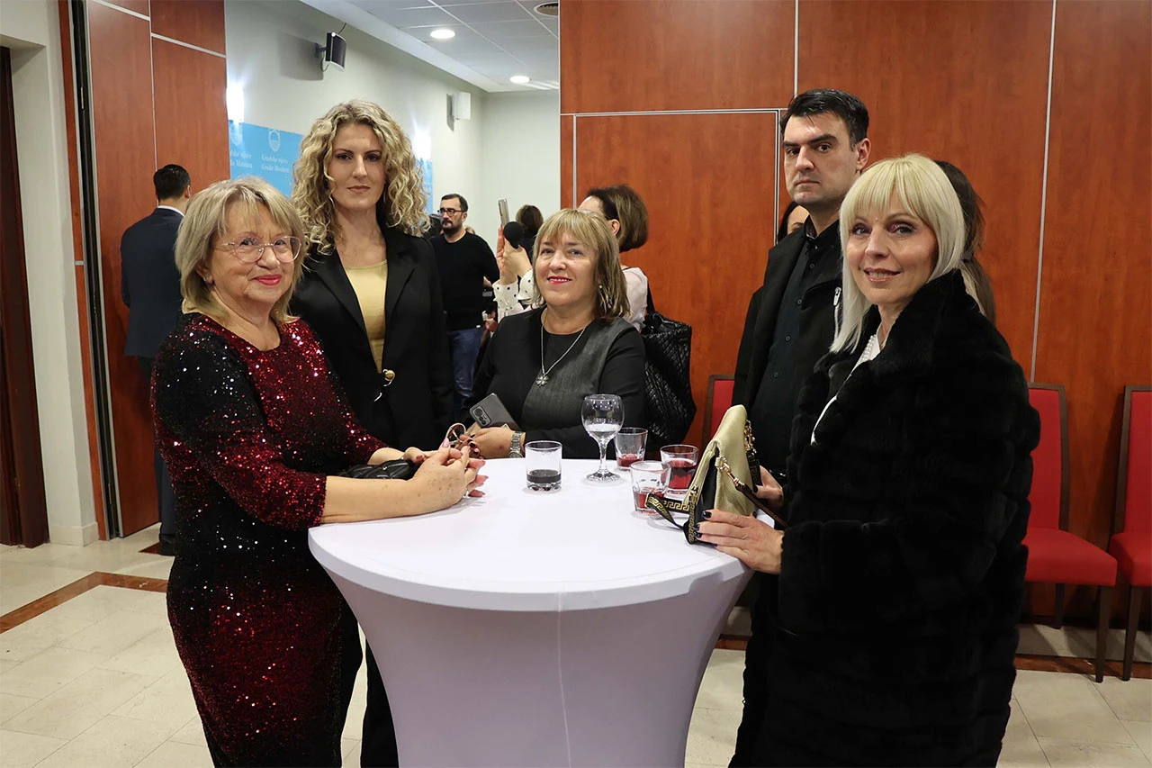VIDEO | Božićni prijem u Gradskoj vijećnici: Vidimo sretna lica...