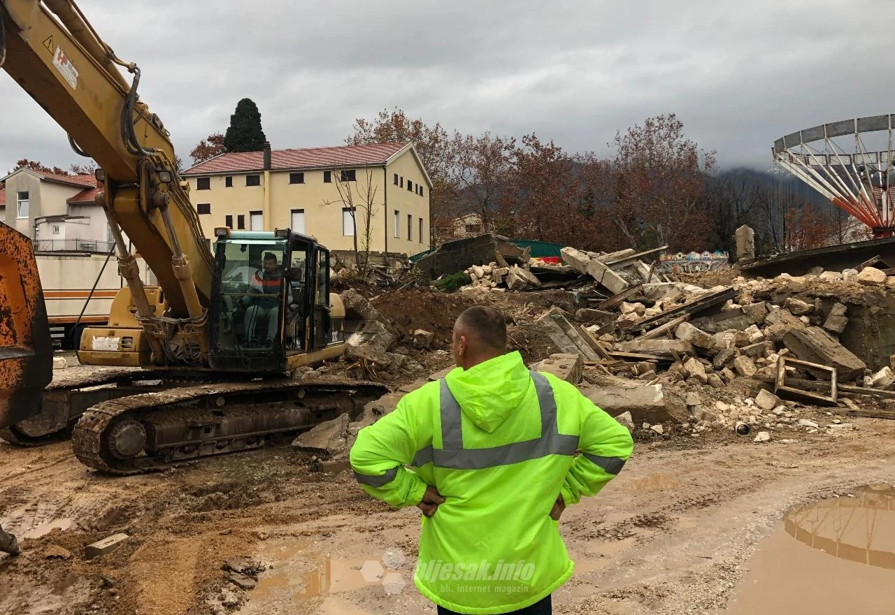 Mostar: Srušena Villa Nardelli - više prostora za novogodišnje slavlje
